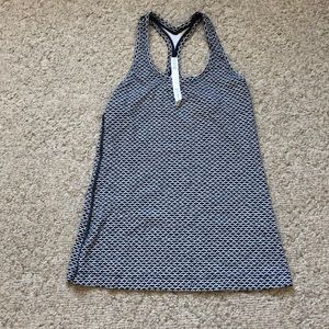Nwot lululemon tank top size 8